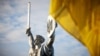 19,3 % респондентів вважають, що ситуація не буде погіршуватись, але навряд чи і покращиться, 10,8% очікують, що найімовірніше буде погіршуватися.