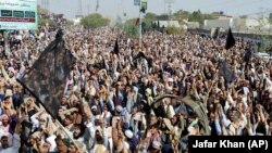 د چمن د تاجرانو اتحاديو او ګوندونو د ۲۰۲۳ز د اکتوبر له ۲۱مې راهیسې پرلت ته دوام ورکړی دی - پخوانی انځور