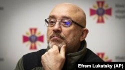 За словами Олексія Резнікова, «викликів багато», тому домовилися «рухатися максимально оперативно».