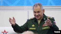 На фото міністр оборони Російської Федерації Сергій Шойгу. Чиновники в Росії не отримали обіцяної броні від мобілізації і тікають за кордон
