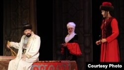 «Курманжан датка» спектакли. 