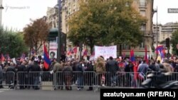 Франция - Акция протеста представителей армянской диаспоры в Париже, октябрь 2020 г.