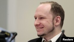 Брейвік на суді в Осло не визнав себе винним і назвав розправу над 77 людьми «самообороною»