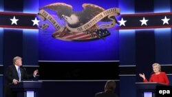 Дональд Трамп і Гілларі Клінтон на дебатах в університеті Хофстра, 26 вересня 2016 року