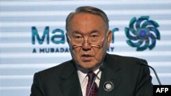 Назарбаев Нурсултан.