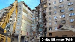 Бир ыптасы ураган көп кабаттуу үй. Магнитогорск, 2-январь, 2019-жыл. 