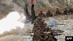 Снимката е илюстративна. Не нея се виждат севернокорейски войници, които провеждат обучение на необявена локация в Северна Корея.