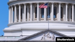 Будівля Конгресу США на Капітолійському пагорбі у Вашингтоні