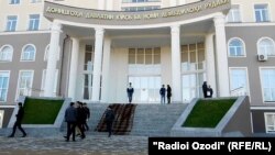 Здание Кулябского госуниверситета