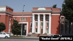 Здание парламента Таджикистана