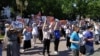 Орхан Инандынын тарапташтарынын митинги.