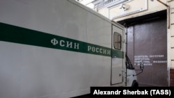 «Отмечаем, что этапирование политических заключенных проходит в нечеловеческих условиях», заявили в КРЦ