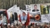 Protesti u Prištini zbog hapšenja pripadnika OVK, osumnjičenih za ratne zločine u selu Klečka kod Mališeva, Priština, mart 2011 