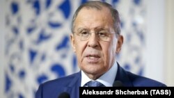 لاوروف راه حل بحران ونزوئلا را «تنها در گفتوگوی رئیس جمهور این کشور با اپوزیسیون» میداند.