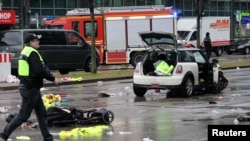 На месцы наезду аўтамабіля на акцыю пратэсту ў Мюнхэне, 13 лютага 2025