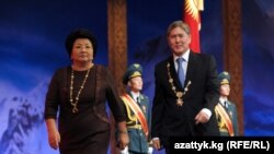 Талдоочулар Кыргызстанда жылдын башкы окуясы катары бийликтин тынч жолу менен өткөрүлүшүн аташууда.