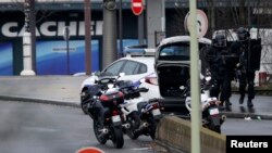 Policija tokom napada na košer supermarket, januar 2015.