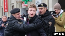 Журналист Роман Протасевич покинул Беларусь в 2019 году из-за давления властей.