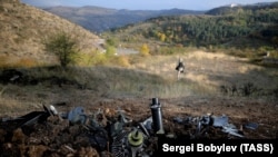 Абломкі зьбітага бесьпілётніка ў Нагорным Карабаху, 11 кастрычніка 2020 году. Ілюстрацыйнае фота