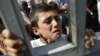 Какие бы условия не создавались в местах ограничения свободы, эксперты и психологи считают, что лучше сделать все, чтобы подростки туда вообще не попадали